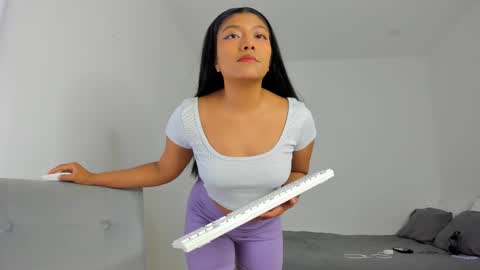 Follow me on instagram and twitter as correaktnees online show from February 2025 07:45:02 AM