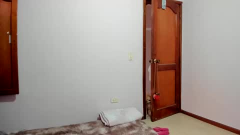 Katrin  online show from November 2025 02:17:01 PM