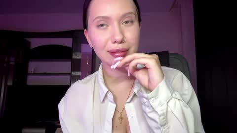 Snapshot of kattiephenes chatting on June 2026 08:03:01 PM Elizabeth online show from June 2026 08:03:01 PM