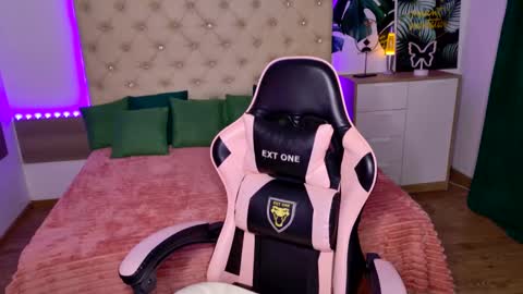 Snapshot of kattiesims chatting on March 2025 02:45:01 AM KattieSims online show from March 2025 02:45:01 AM