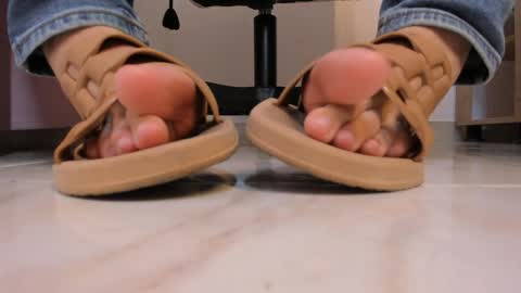 Katty online show from April 2026 07:20:02 PM