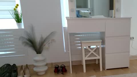 Katty Perry online show from March 2026 03:18:01 PM