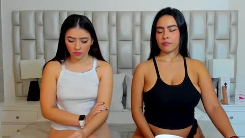 katy blonde girl and paola big boobs online show from March 2025 07:49:02 PM