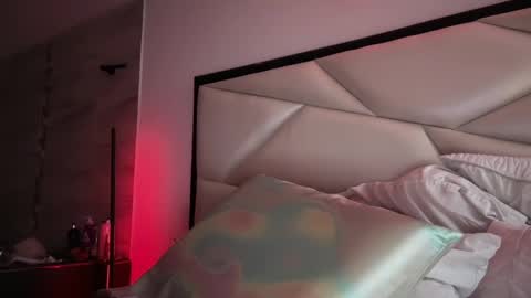 Emily online show from April 2026 08:20:02 PM