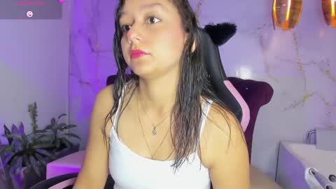 Snapshot of katy_sweet19 chatting on May 2026 10:53:02 AM Katy online show from May 2026 10:53:02 AM