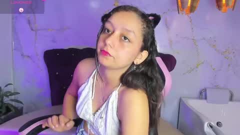 Snapshot of katy_sweet19 chatting on May 2026 12:32:01 PM Katy online show from May 2026 12:32:01 PM