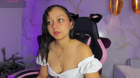Snapshot of katy_sweet19 chatting on May 2026 10:31:01 AM Katy online show from May 2026 10:31:01 AM