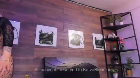 Snapshot of katyablonding chatting on September 2025 02:05:02 PM salo online show from September 2025 02:05:02 PM