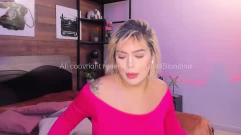 Snapshot of katyablonding chatting on September 2025 03:12:02 PM salo online show from September 2025 03:12:02 PM