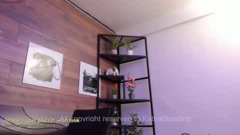 Snapshot of katyablonding chatting on October 2025 02:07:01 PM salo online show from October 2025 02:07:01 PM