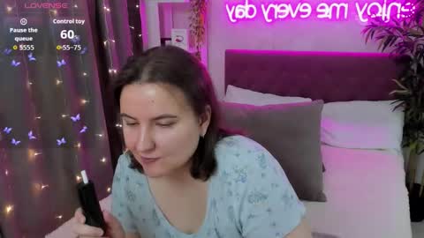 Kate online show from October 2025 04:02:01 AM