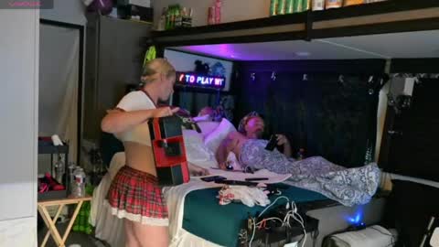 katycouple69 online show from April 2026 09:19:01 PM