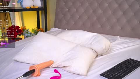 Mia  Lovense is active Private is Open online show from October 2025 05:46:01 AM