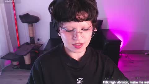 Snapshot of katyxxx_043 chatting on September 2025 02:43:01 PM katyxxx_043 online show from September 2025 02:43:01 PM