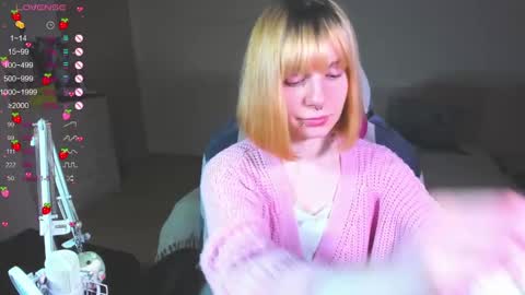 Kira-chan  online show from January 2025 12:26:01 PM