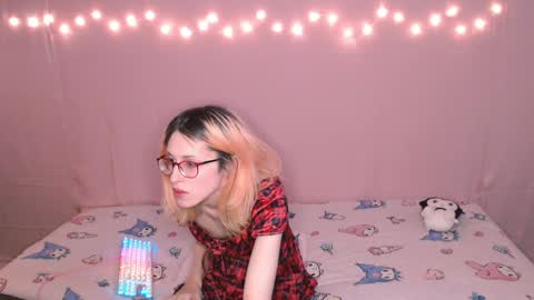 Tiffany online show from April 2026 04:01:01 PM