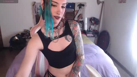 luna   online show from November 2025 08:21:01 PM