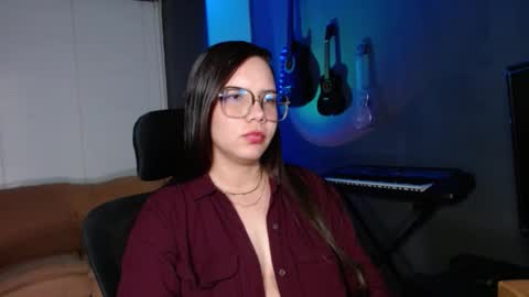 Snapshot of kay_avrill chatting on March 2026 01:33:01 AM Kay online show from March 2026 01:33:01 AM