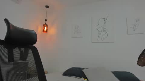      K A Y L A      online show from October 2025 03:57:02 PM