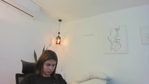      K A Y L A      online show from November 2025 02:20:01 PM