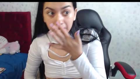 Kayla online show from October 2025 02:30:01 AM