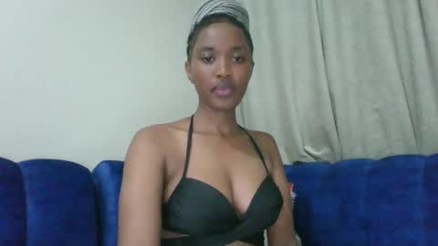 Snapshot of kaylar005 chatting on November 2025 06:17:01 PM kaylar online show from November 2025 06:17:01 PM