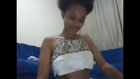 Snapshot of kaylar005 chatting on November 2025 01:36:01 PM kaylar online show from November 2025 01:36:01 PM