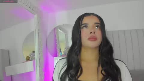 Kayla online show from July 2026 06:22:01 PM
