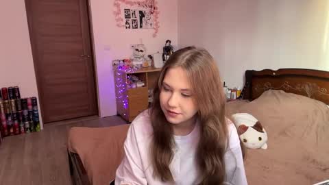 Nyelle online show from May 2026 03:31:02 PM