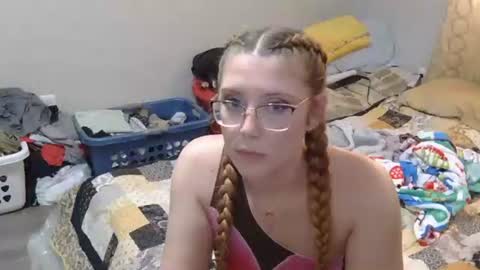 Snapshot of kayleekakesnslim chatting on May 2026 08:47:02 PM kaylee kakes online show from May 2026 08:47:02 PM