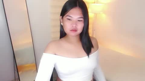 Y O U R        F U T U R E       K A Y L E E  online show from February 2025 07:09:02 AM