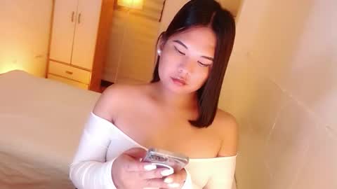 Y O U R        F U T U R E       K A Y L E E  online show from September 2025 09:47:02 PM