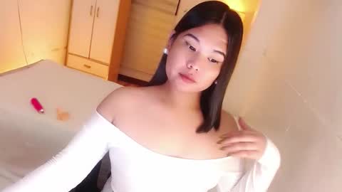 Y O U R        F U T U R E       K A Y L E E  online show from September 2025 06:35:02 PM