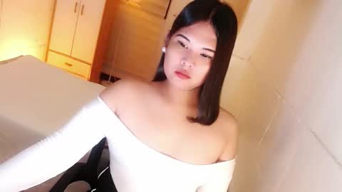 Y O U R        F U T U R E       K A Y L E E  online show from October 2025 06:38:02 PM