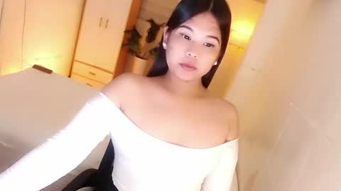 Y O U R        F U T U R E       K A Y L E E  online show from November 2025 11:32:01 AM