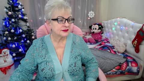 Snapshot of kaylesmoll chatting on December 2024 10:26:02 PM kaylesmoll online show from December 2024 10:26:02 PM