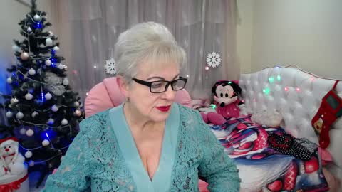 Snapshot of kaylesmoll chatting on December 2024 07:11:02 PM kaylesmoll online show from December 2024 07:11:02 PM