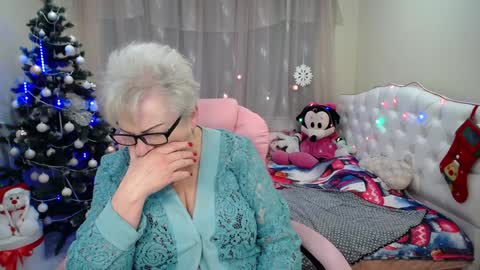 Snapshot of kaylesmoll chatting on December 2024 01:36:02 AM kaylesmoll online show from December 2024 01:36:02 AM