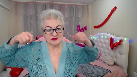 Snapshot of kaylesmoll chatting on February 2025 03:52:02 AM kaylesmoll online show from February 2025 03:52:02 AM