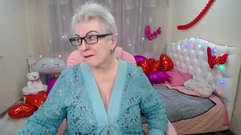 Snapshot of kaylesmoll chatting on February 2025 11:13:02 PM kaylesmoll online show from February 2025 11:13:02 PM