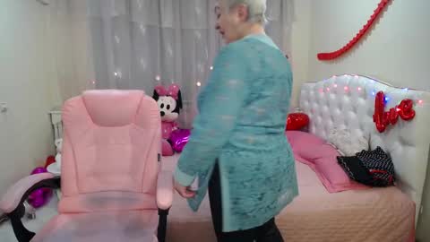 Snapshot of kaylesmoll chatting on March 2025 07:15:02 PM kaylesmoll online show from March 2025 07:15:02 PM