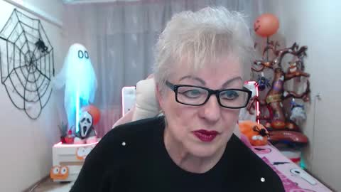 Snapshot of kaylesmoll chatting on November 2025 07:46:02 PM kaylesmoll online show from November 2025 07:46:02 PM