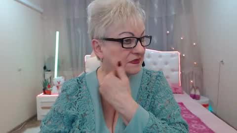 Snapshot of kaylesmoll chatting on November 2025 07:57:01 PM kaylesmoll online show from November 2025 07:57:01 PM