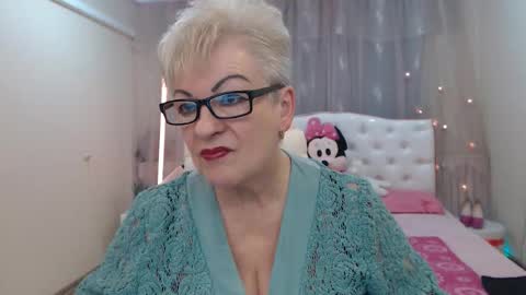 Snapshot of kaylesmoll chatting on November 2025 07:43:01 PM kaylesmoll online show from November 2025 07:43:01 PM