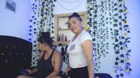 kaylie and dakota  online show from October 2025 02:07:01 PM