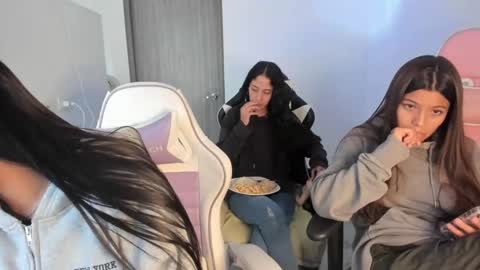 kaylie online show from October 2025 08:52:01 PM