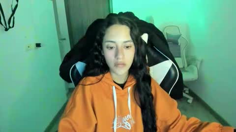 kaylie online show from December 2025 02:39:01 AM