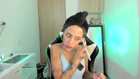 kaylie online show from April 2026 06:30:01 PM