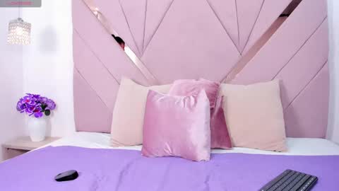 Snapshot of kaylin_jann chatting on September 2025 06:19:01 PM Kaylin Jann online show from September 2025 06:19:01 PM