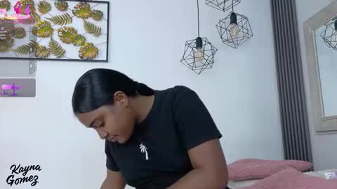 Kayna online show from December 2025 07:00:01 PM